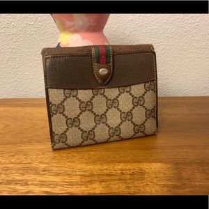 GUCCI Classic Vintage Logo Wallet 💯 Authentic